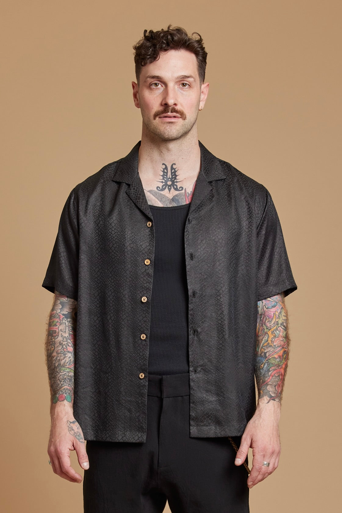 TH PRODUCTS - OPEN COLLAR SHIRT (BLK)-